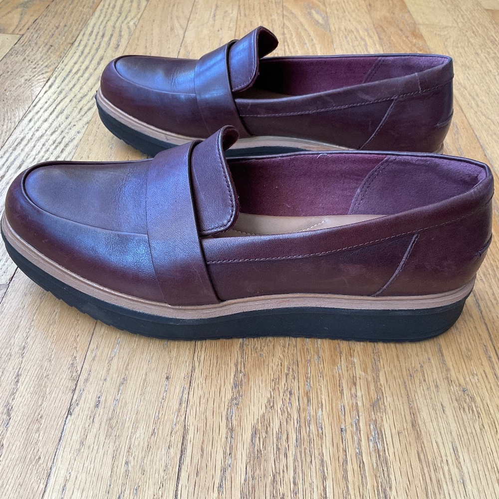 Clarks Artisian Leather Mule Clogs Womans Shoe US 9 BrownSlip On Strap